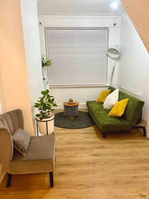 Edens Place Leicester Extérieur photo