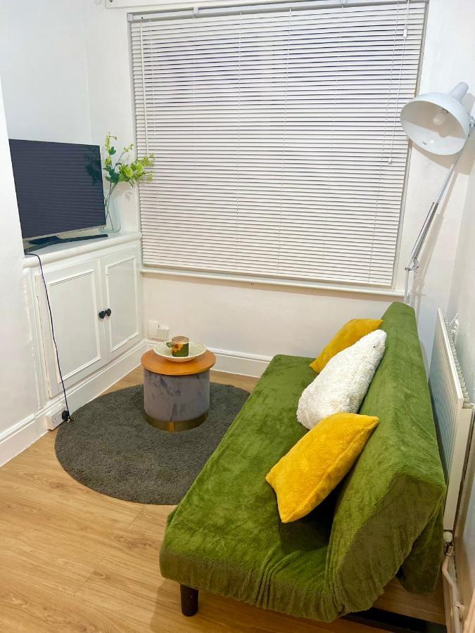 Edens Place Leicester Extérieur photo